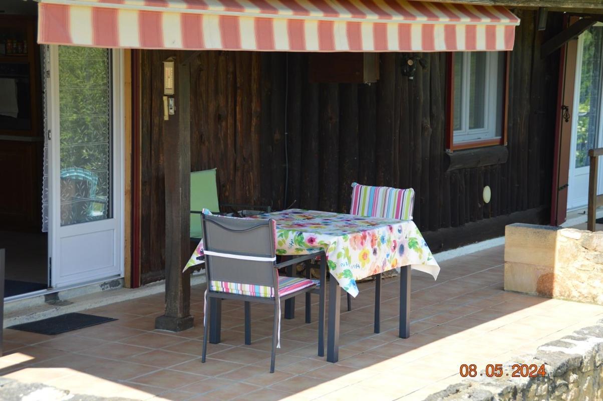 Le Chalet Des Contries Bed & Breakfast Sarlat-la-Caneda Exterior photo