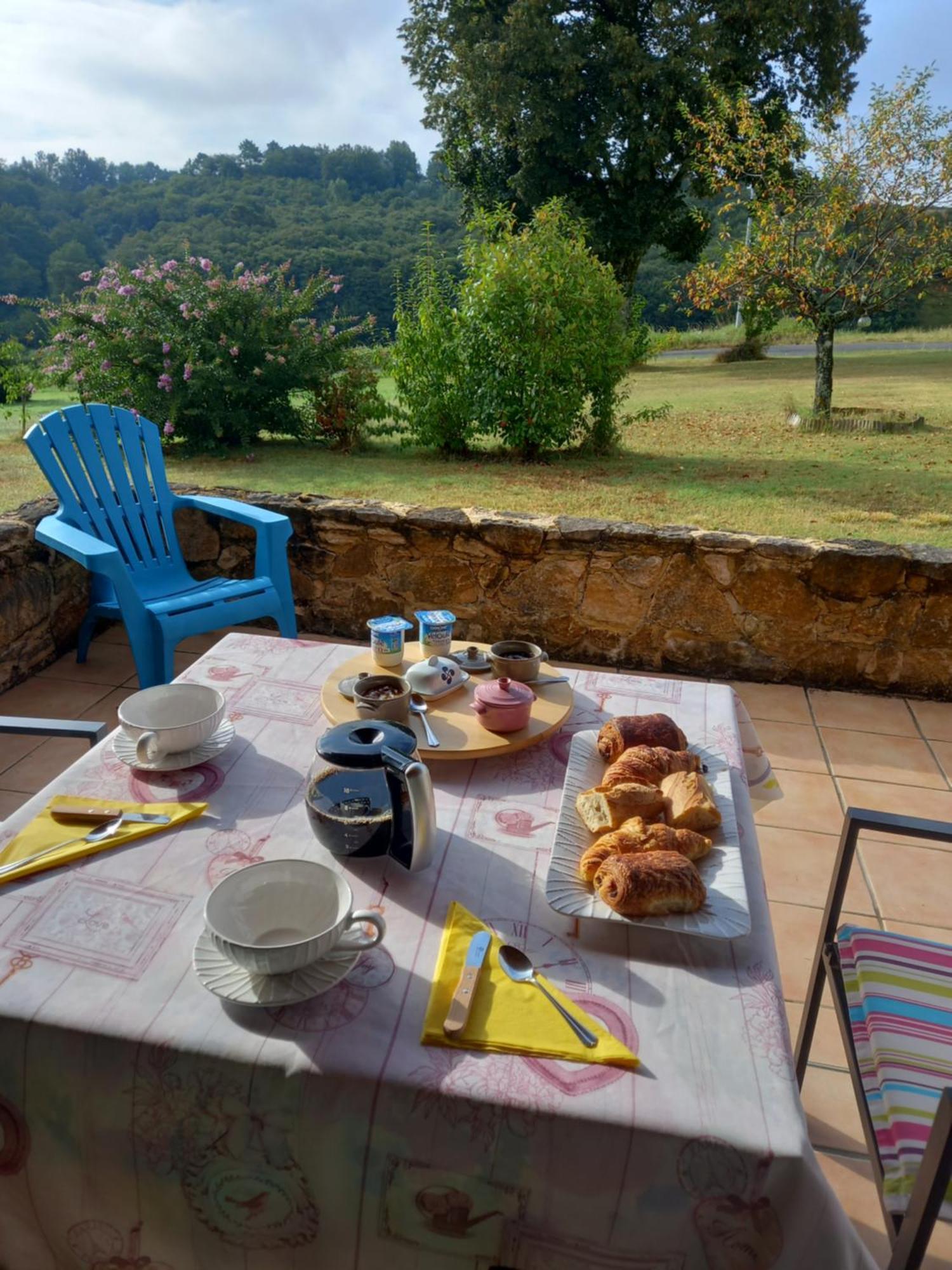 Le Chalet Des Contries Bed & Breakfast Sarlat-la-Caneda Exterior photo